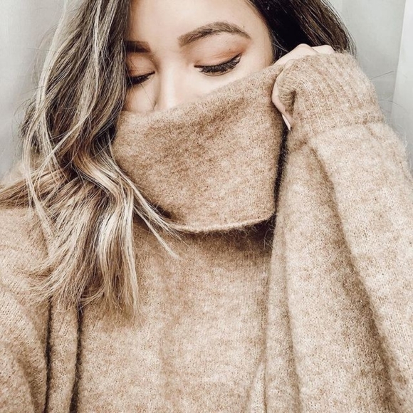 NWOT Aritzia Babaton Adichie Sweater - Picture 7 of 14